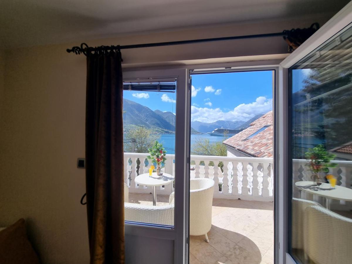 Lovely Apartment Jovan 3,With A View Of The Bay And Free Wi-Fi Kotor Buitenkant foto
